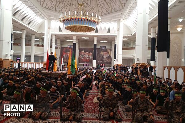 نوجوانان عاشورایی در حرم شاهچراغ(ع) - 2