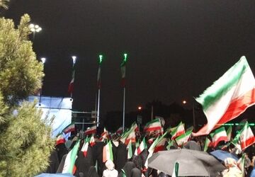 وقتی خیابان ها به اراده‌ی مردم سجده می‌کنند