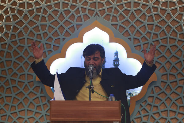 مراسم جشن ازدواج به‌مناسبت نیمه شعبان در مسجد جمکران
