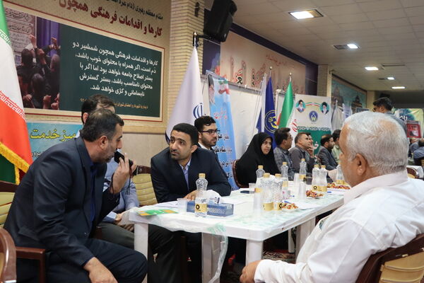  میز خدمت اداره‌کل آموزش و پرورش استان بوشهر به‌مناسبت هفته دولت در مصلی نماز جمعه بوشهر