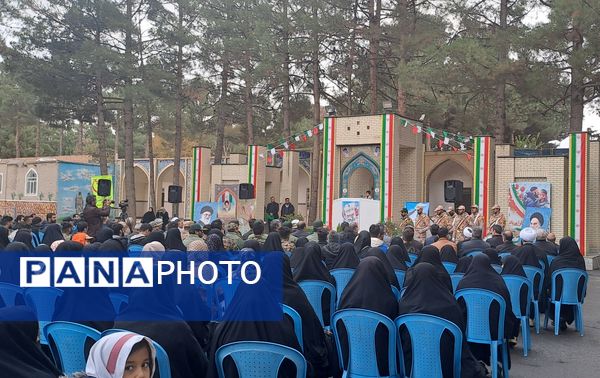  غبارروبی مزار شهدا در نیشابور 