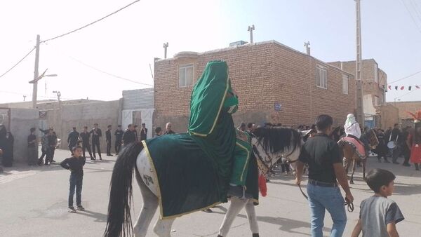 تعزیه‌خوانی اباعبدالله الحسین در روز عاشورای حسینی در روستای نقاب