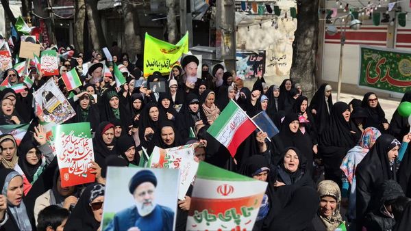 حضور پرشور مردم سپیدان در راهپیمایی ۲۲ بهمن