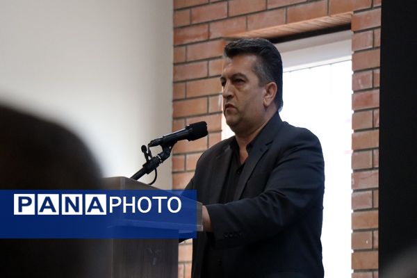 یک خشت هزار امید