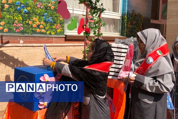 شور عاطفه‌ها در مدارس ناحیه 2 شهرری 