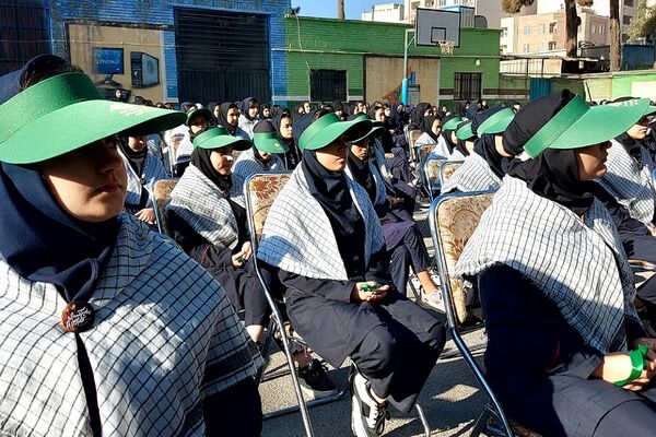 آیین نواختن زنگ استکبارستیزی در هنرستان اولیا کهریزک