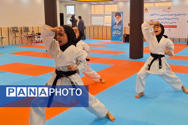 ایجاد انگیزه در دانش‌آموزان ورزشکار با سالن ورزشی مناسب