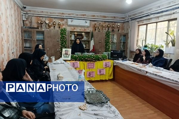 حضور مادر شهید امیرحسین گشانی و قدردانی از معلمان