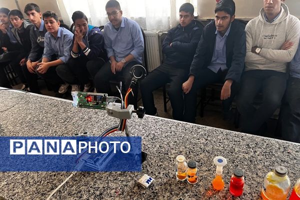 دومین روز از« همایش آشتی با علم» در پژوهش‌سرای دانش‌آموزی کاوش کهریزک 