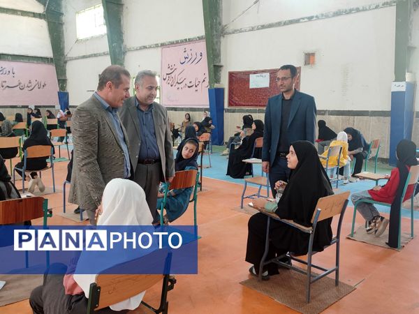 بازدید مدیر آموزش و پرورش سملقان از آزمون های ورودی مدارس تیزهوشان