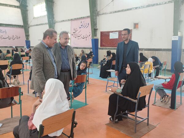 بازدید مدیر آموزش و پرورش سملقان از آزمون های ورودی مدارس تیزهوشان