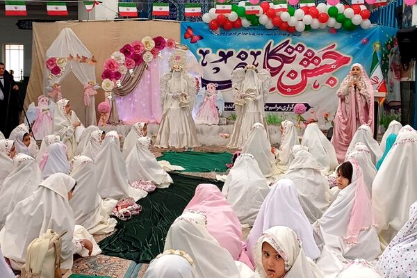 برگزاری جشن تکلیف مختص ۱۰۰۰ دانش‌آموز دختر در مسجد سلمان فارسی