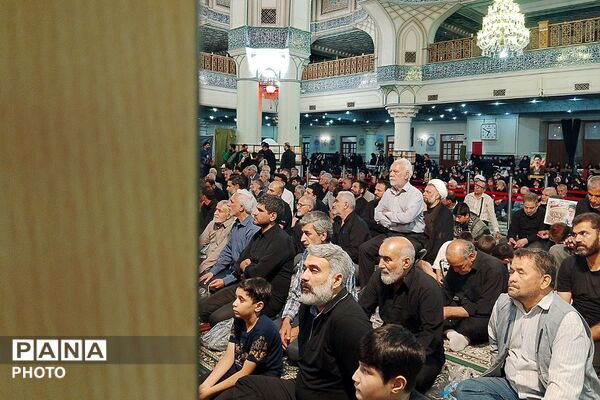 مراسم گرامیداشت رهبر شهید انقلاب در بارگاه ملکوتی حضرت عبدالعظیم حسنی (ع)