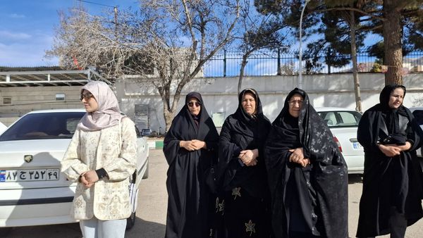 بدرقه دانش‌آموزان پسر عمره‌گذار کهگیلویه و بویراحمد 