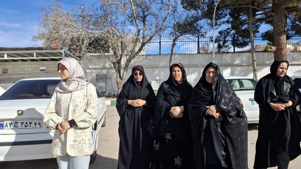 بدرقه دانش‌آموزان پسر عمره‌گذار کهگیلویه و بویراحمد 
