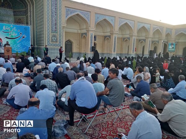 قرائت دعای عرفه در زیارتگاه شهید آیت الله مدرس