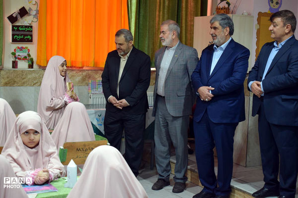 نشست منطقه‌ای مدیران مدارس خیرساز در مدرسه شاهد امام سجاد(ع)