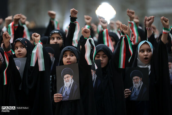 برگزاری همایش بزرگ جمع‌خوانی دانش‌آموزان با اجرای سرود و نوحه حماسی «باید برخاست» -2