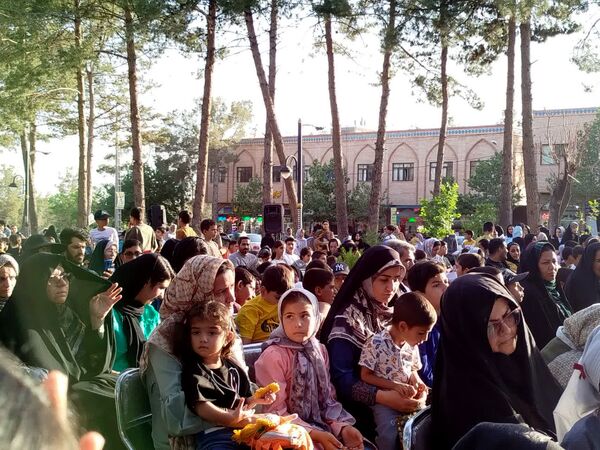 قدم هایی به عشق معلمان