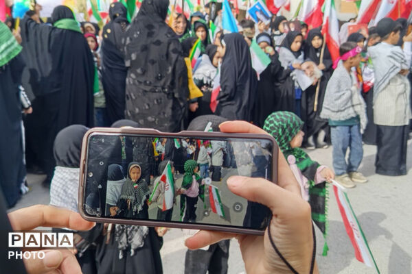 یادبود رهبر شهید ومعصومیت کودکان میناب در سوگِ چهل روزه