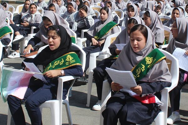 اولین جشن جوانه‌ها در مدرسه نشاط بهارستان‌2