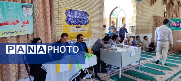 پاسخگویی مسئولان شهرستان باخرز به مردم در میز خدمت