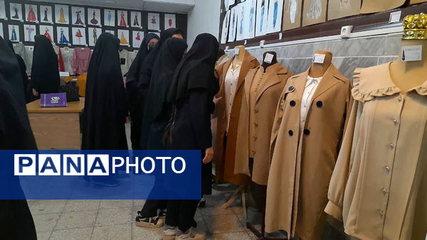 نمایشگاه هفته معرفی مشاغل در هنرستان شاهد نجمیه قم 