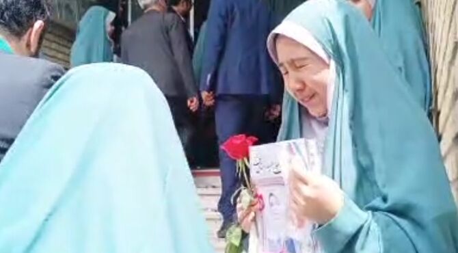 استقبال فرهنگیان ناحیه 3 قم از کاروان زیر سایه خورشید