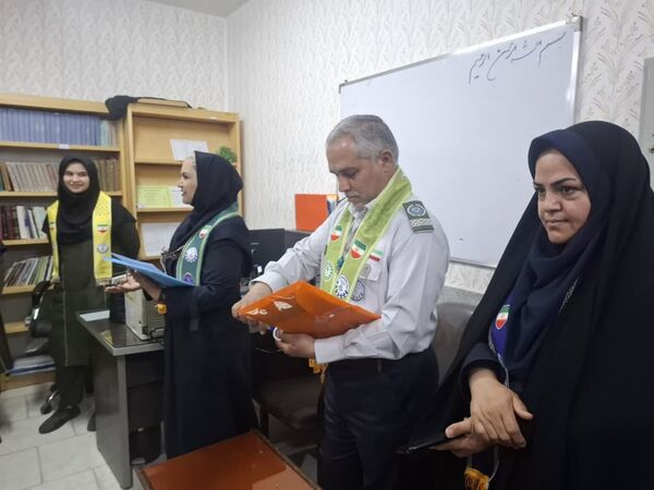 بازدید مدرسان کشوری سازمان دانش‌آموزی از دبیرستان تمام تشکیلاتی عفت