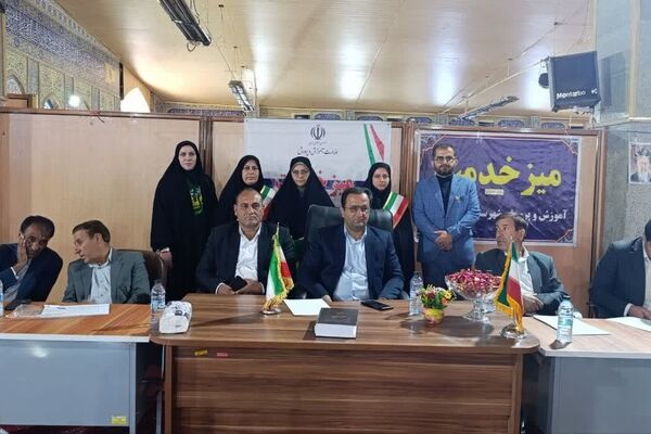 هدف اصلی از برپایی میز خدمت را برقراری ارتباط چهره‌به‌چهره با مردم و آشنایی نزدیک و میدانی با مسائل و مشکلات آنان عنوان کرد.