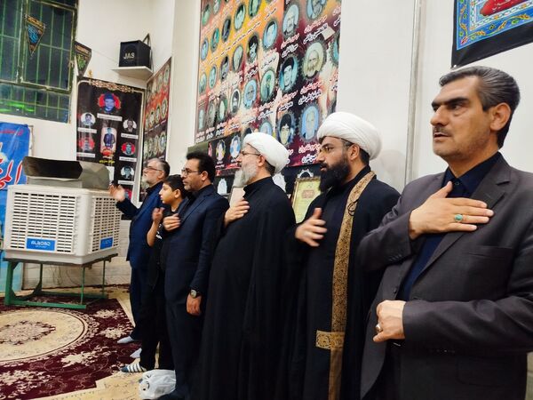 نوای “لبیک یا حسین” در شب پنجم محرم در رزق آباد طنین‌انداز شد
