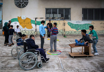 حمایت سازمان بهزیستی از ۱۱ هزار و ۷۴۵ نفر با آسیب بینایی/ بسته‌های مهارتی برای افراد دارای معلولیت تهیه می‌شود 