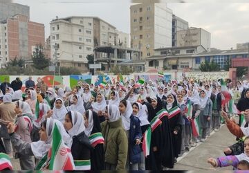نواخته شدن زنگ انقلاب در مدارس بابلسر