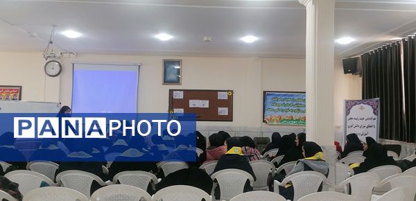 نشست هیات رئیسه مجلس دانش‌آموزی با شورای دانش‌آموزی 