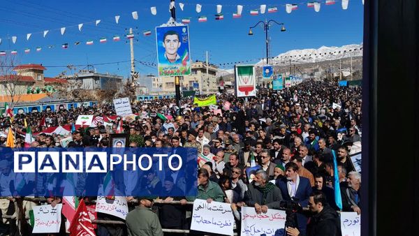 حضور پرشور مردم یاسوج در راهپیمایی ۲۲ بهمن