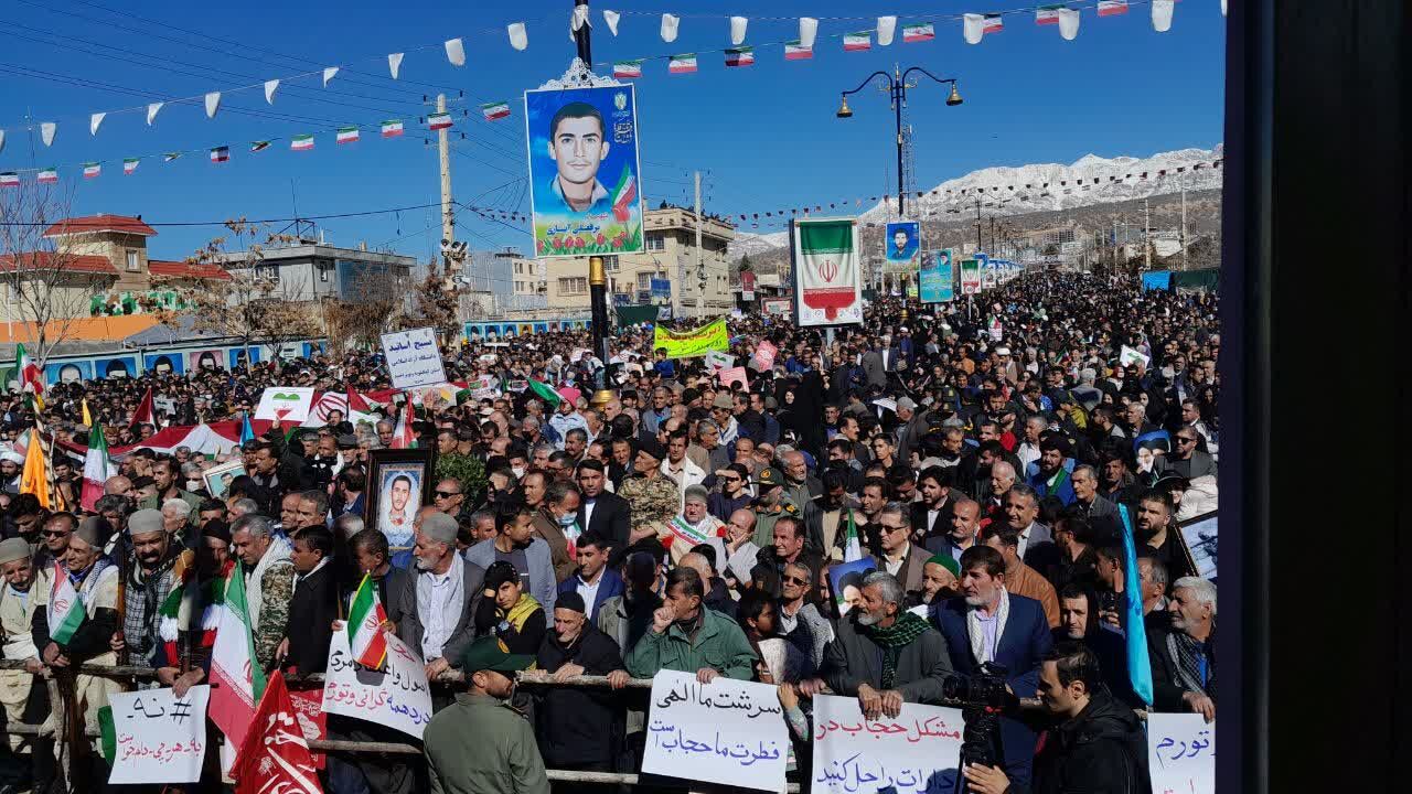 حضور پرشور مردم یاسوج در راهپیمایی ۲۲ بهمن