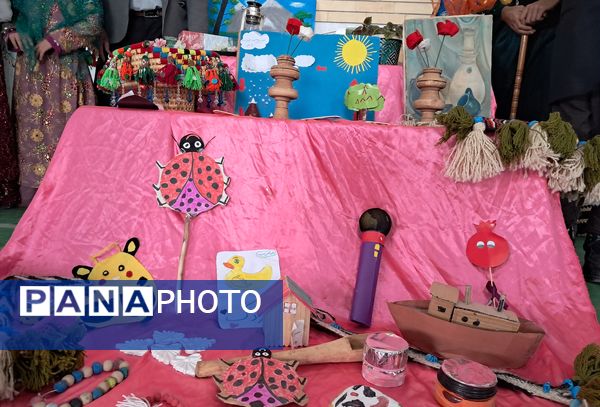 بازارچه دست‌سازه‌های دانش‌آموزی منطقه میانکوه