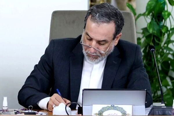 پیام عراقچی به دبیرکل حزب‌الله لبنان: هرگونه توافق با برقراری آتش‌بس در لبنان پیوند دارد