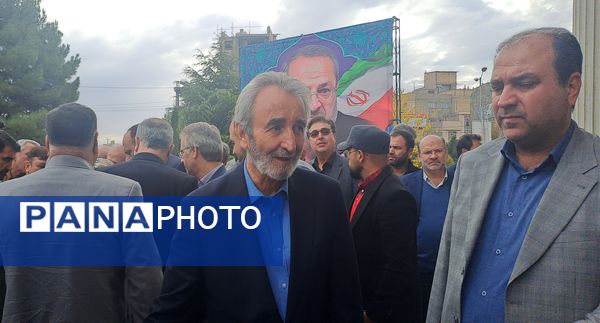 آیین نکوداشت خیر مدرسه ساز عبدالرضا وکیلی با حضور وزیر آموزش و پرورش در نیشابور 