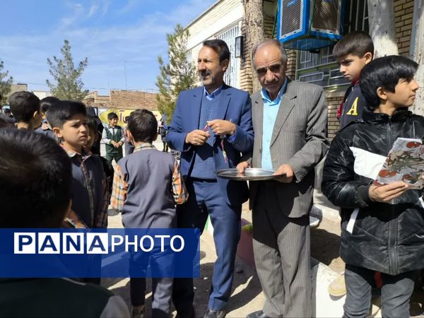 برگزاری مراسم تقدیر واهدای جایزه به دانش آموزان دبستان شهید پسندیده فدافن