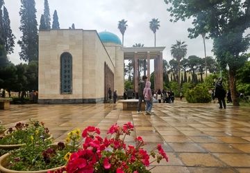 سعدیا مرد نکونام نمیرد هرگز