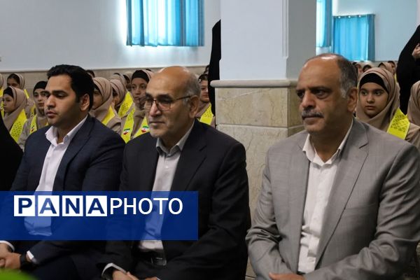 همایش «یاوران انقلاب» در مدرسه شهیدپاکنژاد ناحیه 2 یزد