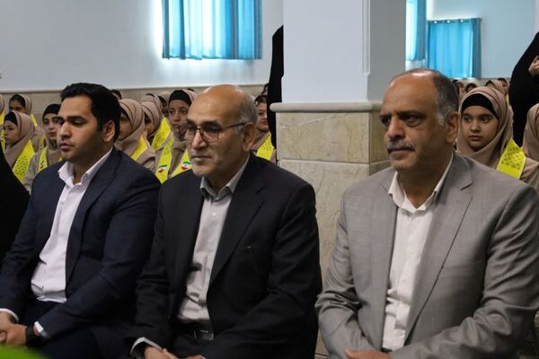 همایش «یاوران انقلاب» در مدرسه شهیدپاکنژاد ناحیه 2 یزد