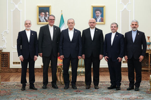 حامل پیام برادری، دوستی و وحدت باشید/ از دعواهای مذهبی و دینی پرهیز کنید