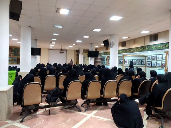اردوی راهیان نور دانش‌آموزان ناحیه 2 قم