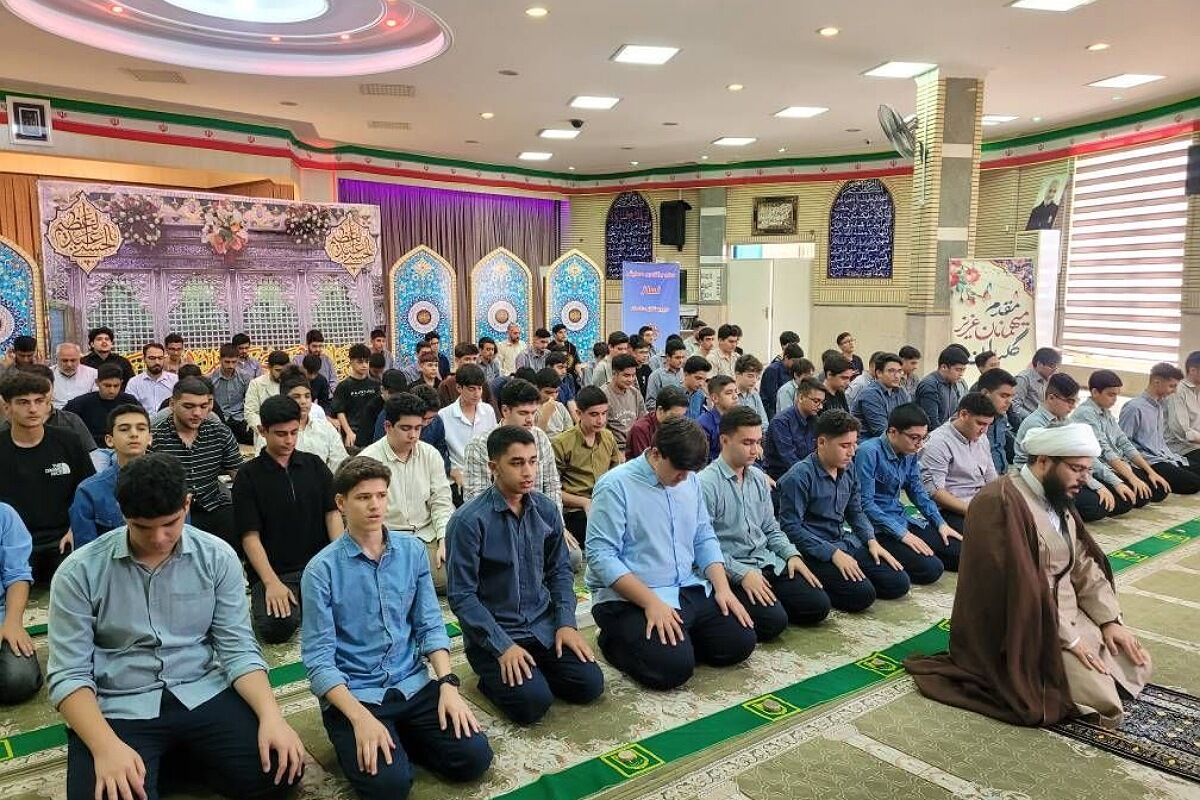برپایی نماز جماعت در مدارس ناحیه دو شهرری 