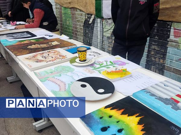 برپایی بازارچه دانش‌آموزی به‌مناسبت عید مبعث 