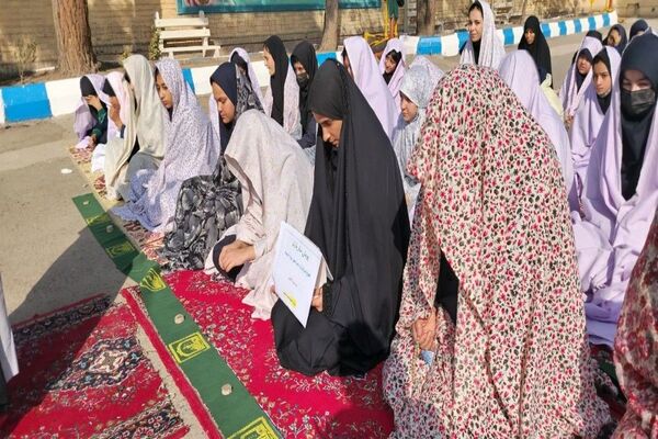 اقامه نماز باران در دبیرستان شهید مجید دهنوی نیشابور 