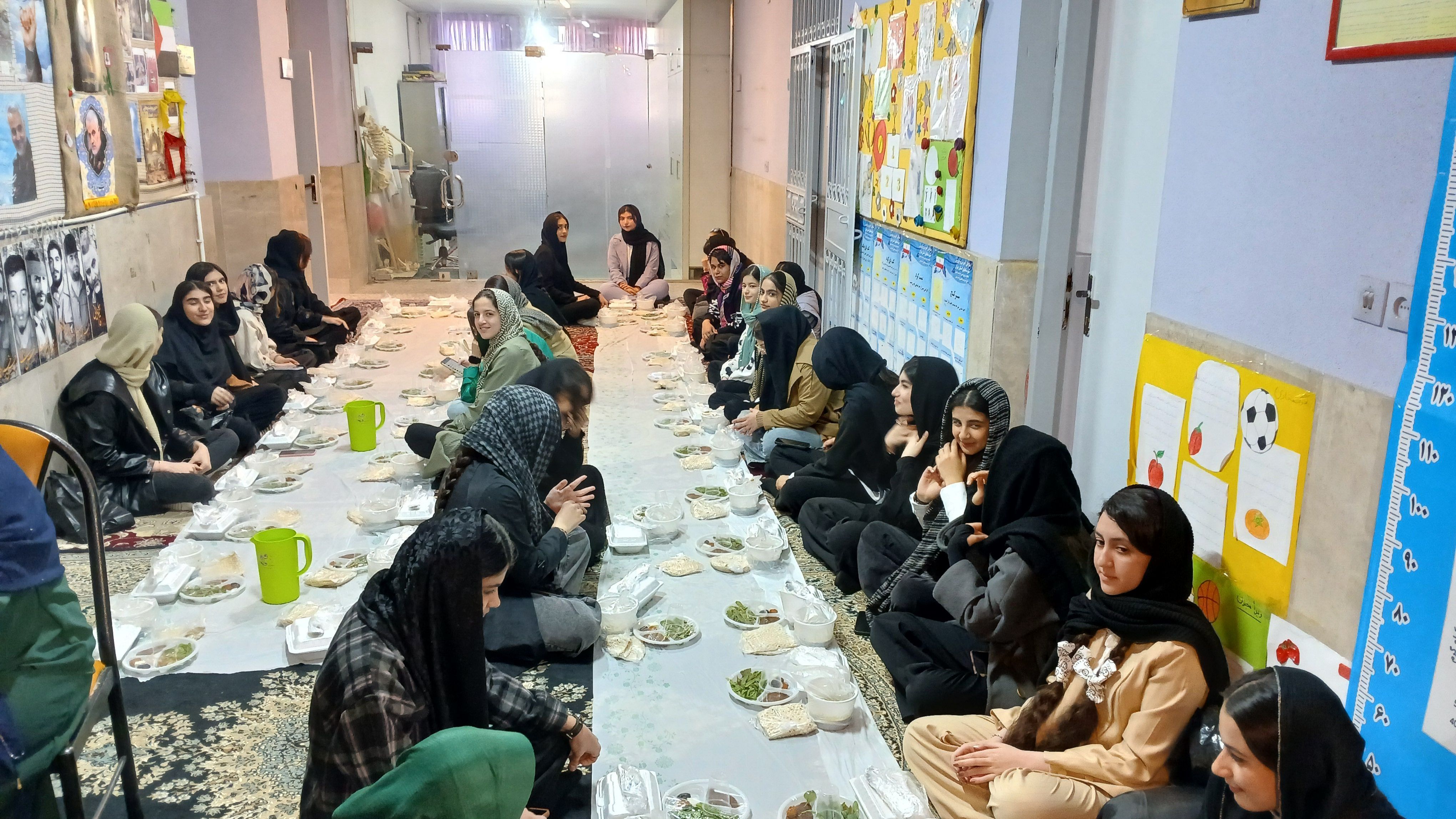 برگزاری محافل انس با قرآن و مراسم افطاری در مدارس شهرستان ملارد 