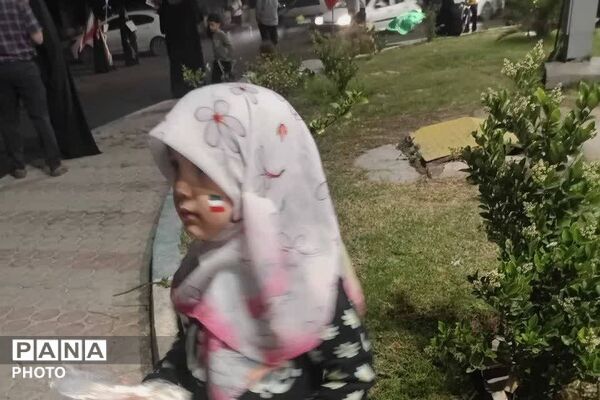دست‌های کوچک نوآموزان در انتظار بدرقه‌ای بزرگ
